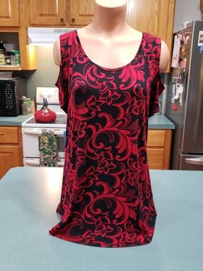 JM Collection Black and Red Cold-Shoulder Floral Tunic